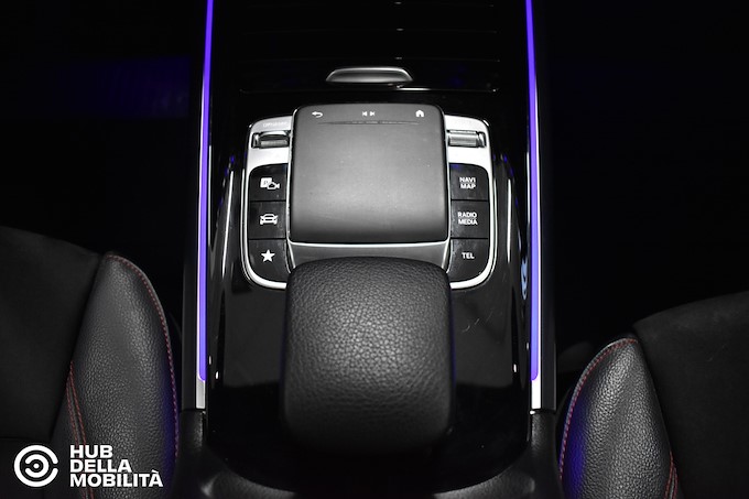 MERCEDES-BENZ B 180 d Automatic Premium